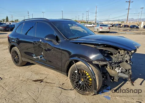 2017 Porsche Cayenne z USA, uszkodzony, nr VIN WP1AA2A20HKA89371